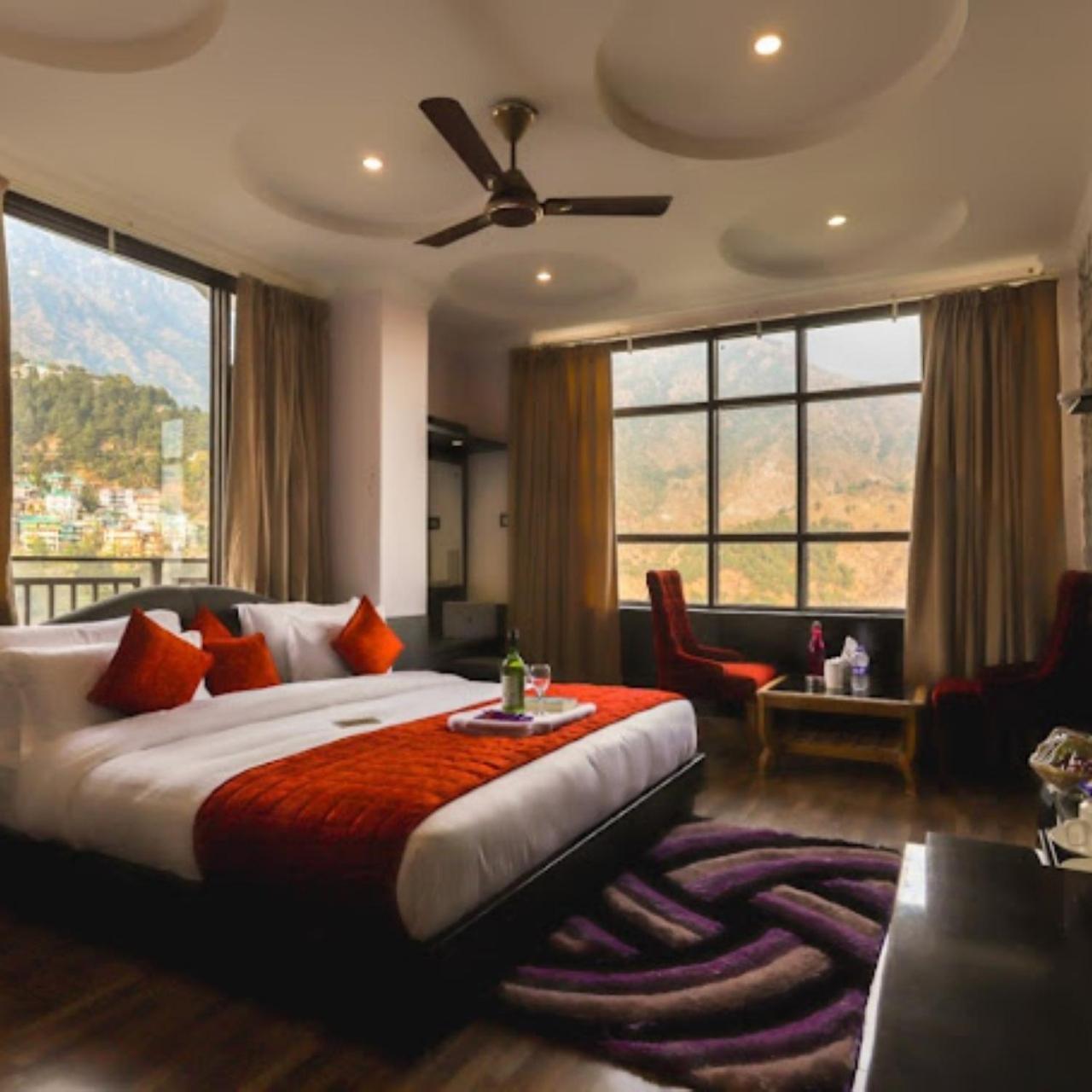 Hotel Holiday Hill, Near Mall Road, Mcleodganj# Parking#Restaurant Dharamshala Extérieur photo
