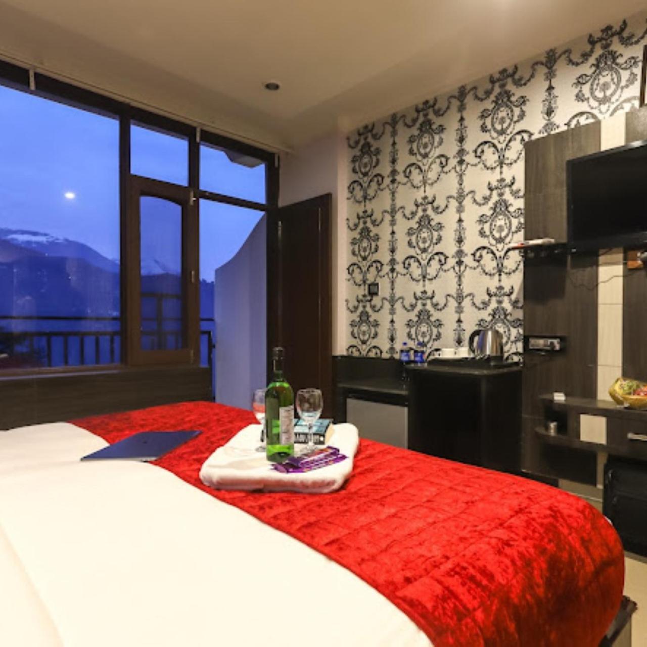 Hotel Holiday Hill, Near Mall Road, Mcleodganj# Parking#Restaurant Dharamshala Extérieur photo