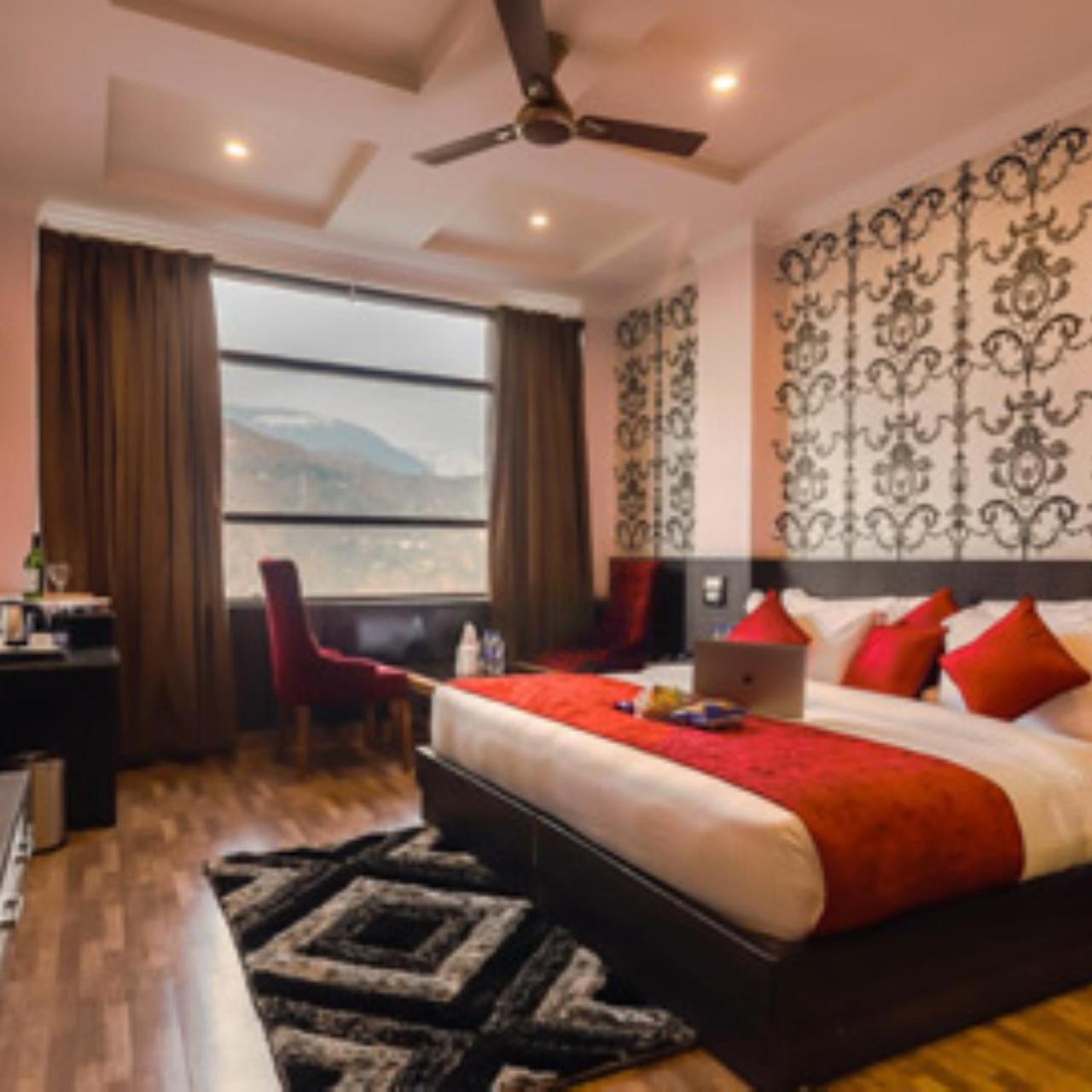 Hotel Holiday Hill, Near Mall Road, Mcleodganj# Parking#Restaurant Dharamshala Extérieur photo