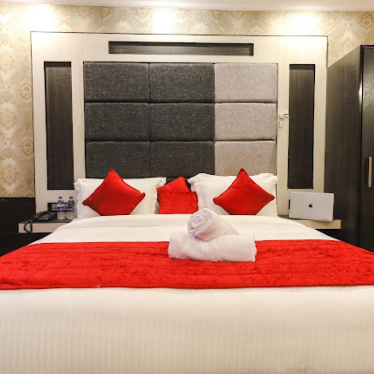 Hotel Holiday Hill, Near Mall Road, Mcleodganj# Parking#Restaurant Dharamshala Extérieur photo