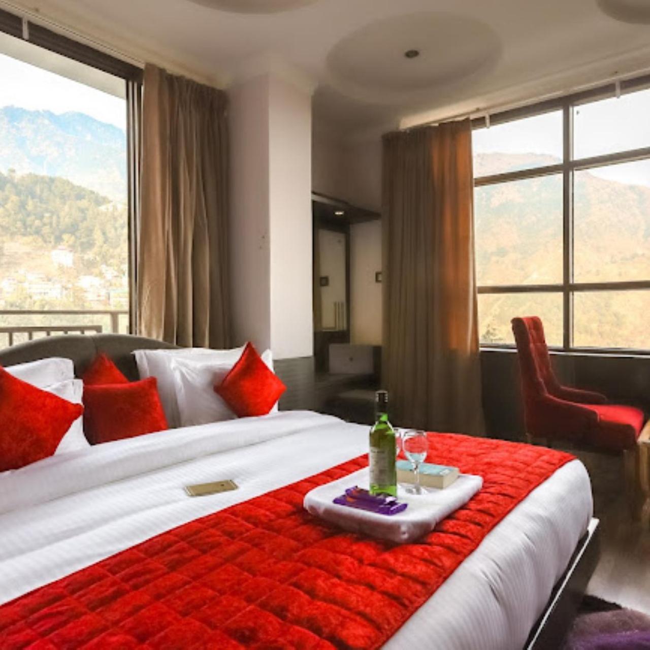 Hotel Holiday Hill, Near Mall Road, Mcleodganj# Parking#Restaurant Dharamshala Extérieur photo