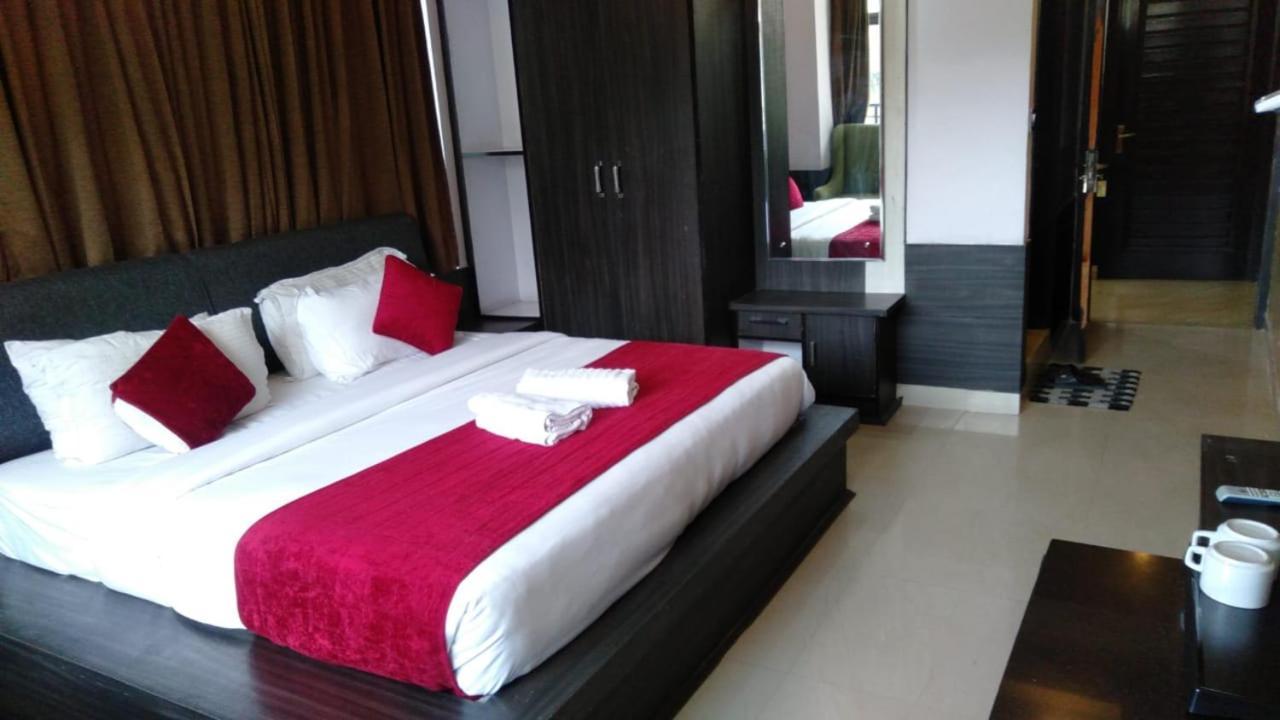 Hotel Holiday Hill, Near Mall Road, Mcleodganj# Parking#Restaurant Dharamshala Extérieur photo