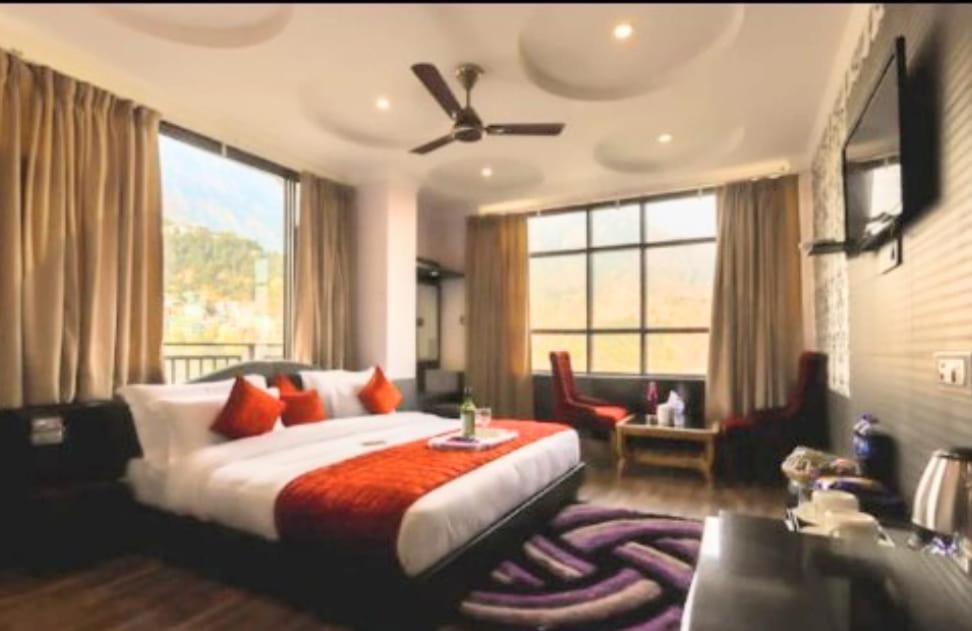 Hotel Holiday Hill, Near Mall Road, Mcleodganj# Parking#Restaurant Dharamshala Extérieur photo
